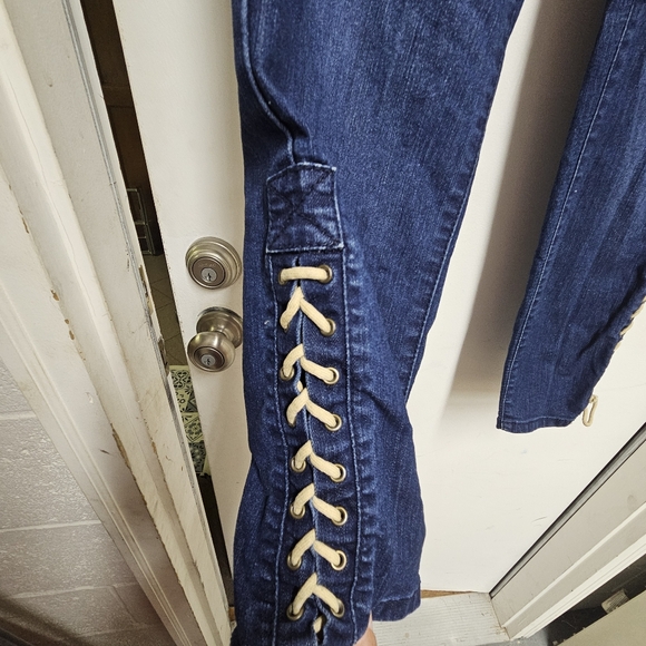 Cache Jeans - Picture 5 of 8